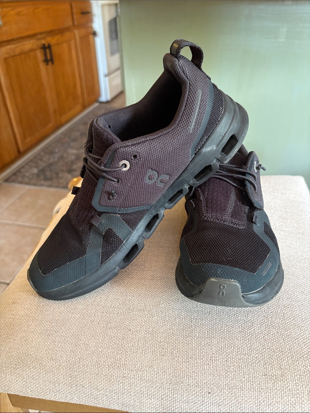 On Cloud kids Lightweight Black Sneakers